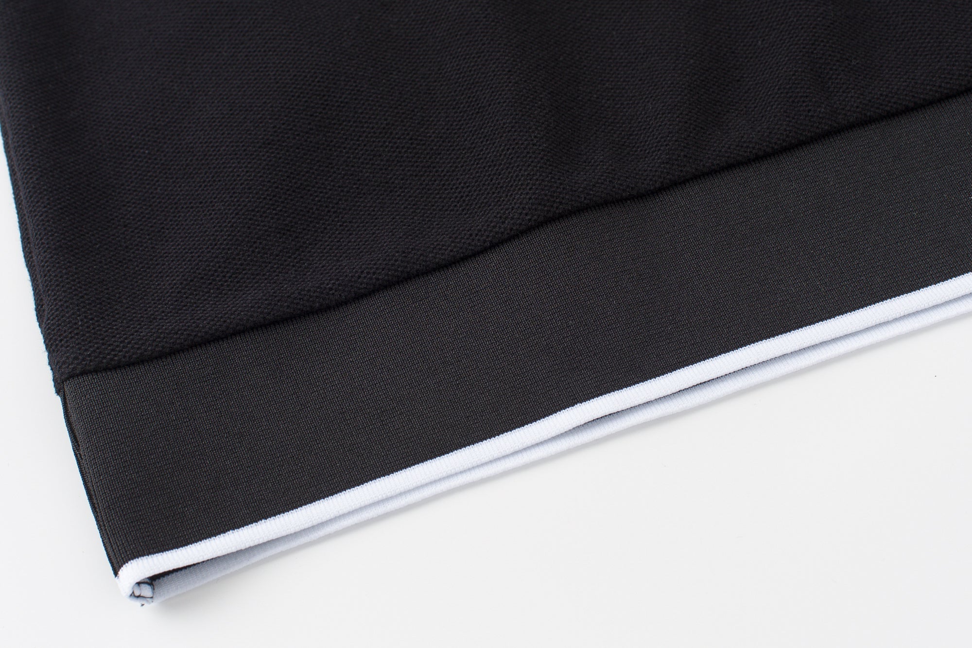 Vanguard Zip Polo Black Hem